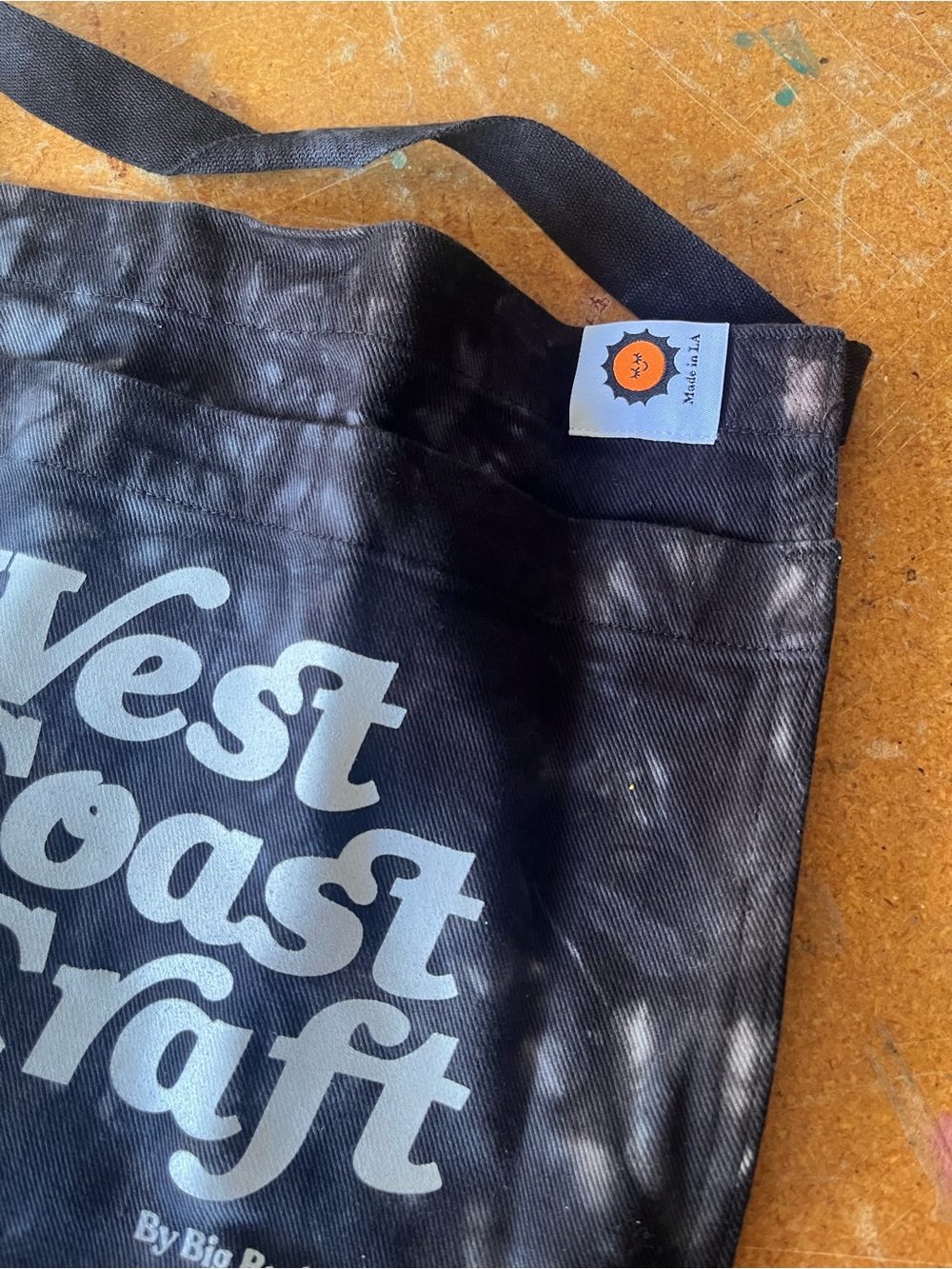 Big Bud Press x West Coast Craft utility apron - Picture 4 of 4